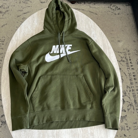 Never worn green nike hoodie - Picture 1 of 1